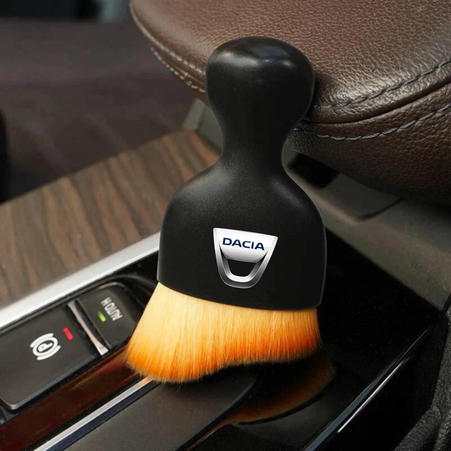 Brosse douce pour dépoussiérer l'habitacle de voiture